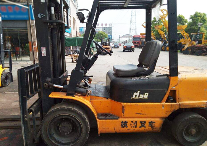 叉车工作案例